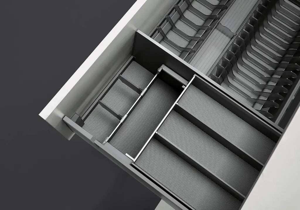 Multifunctional Basket w Slideable Cutlery Tray-4.webp