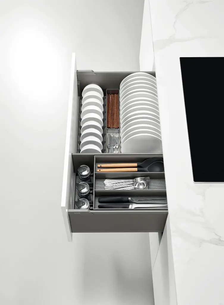 Encanto Multifunctional Basket with Slidable Cutlery Tray